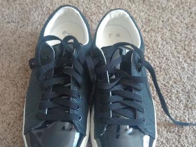 Adorable Drash girls shoes size 5 barely worn