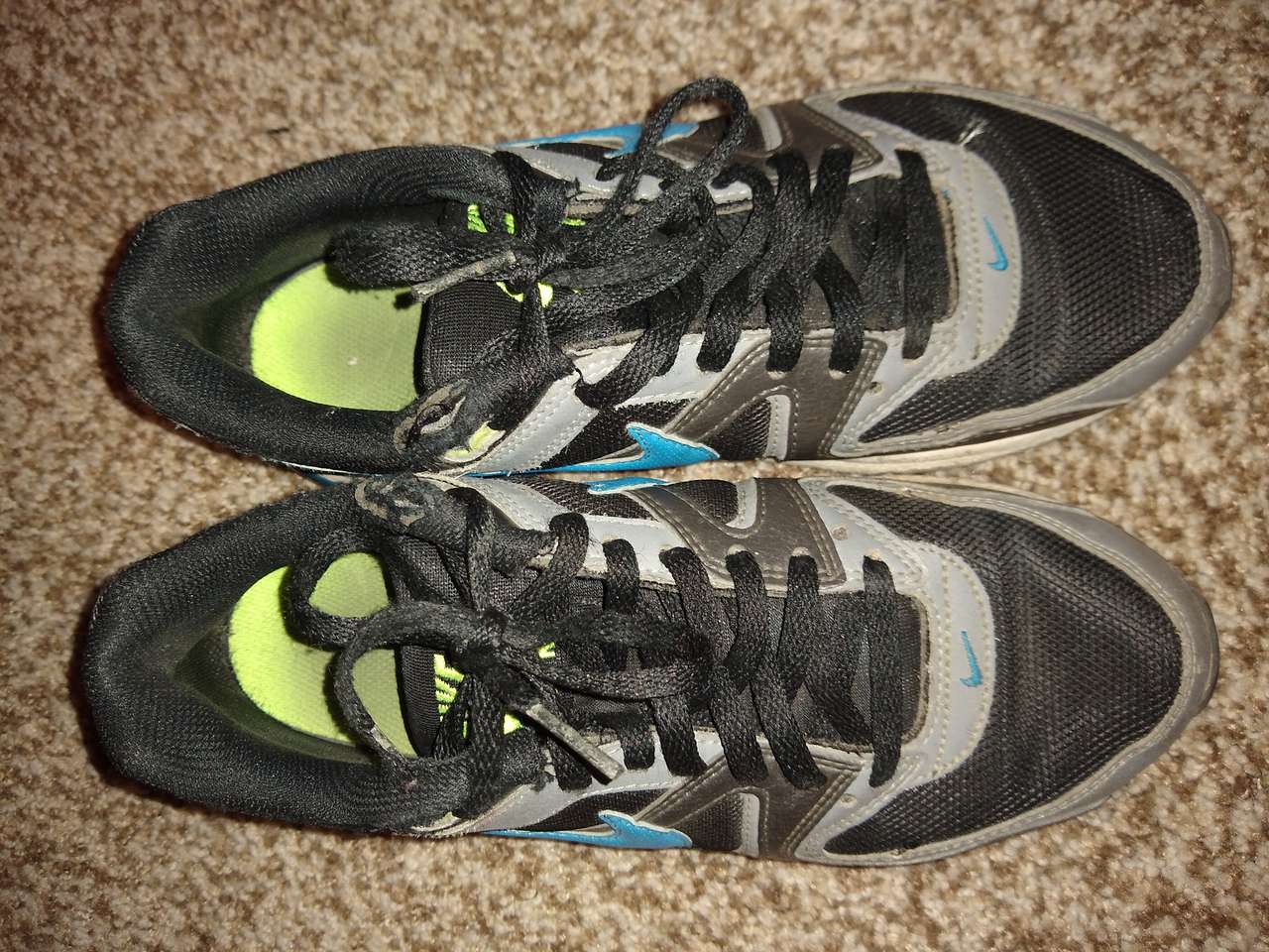 Size 5 Nike Air Max shoes