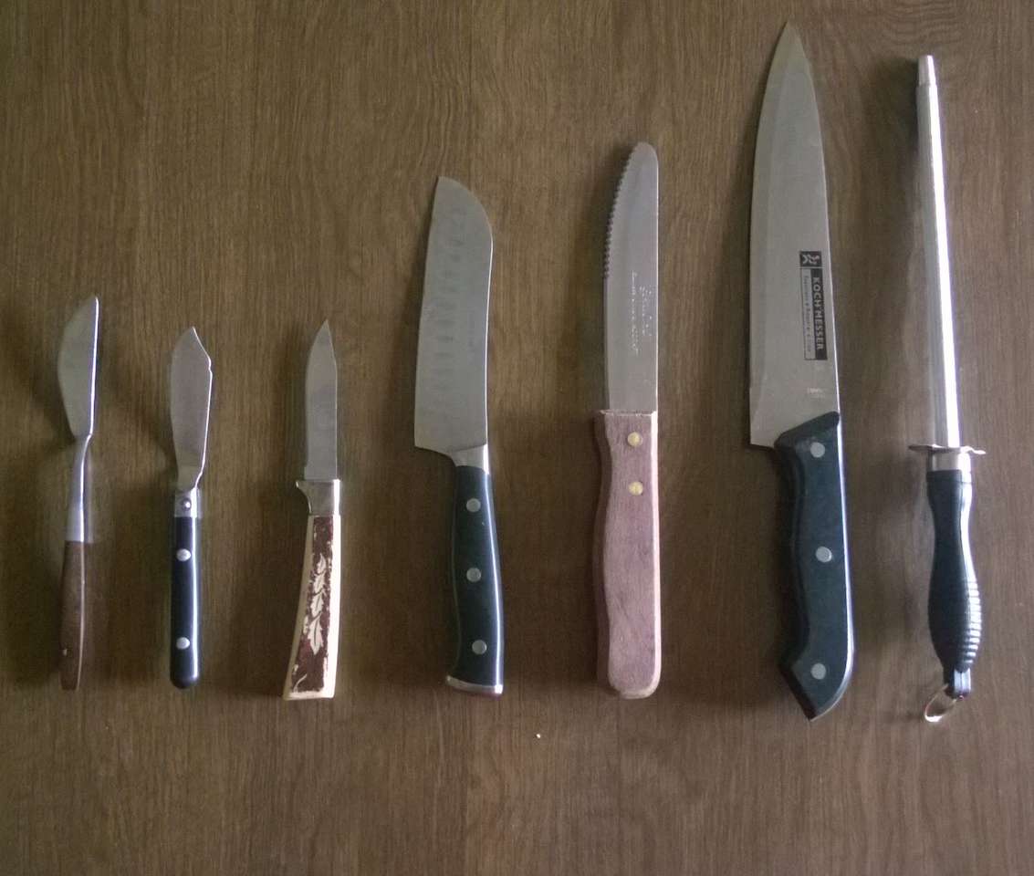 Assorted knives