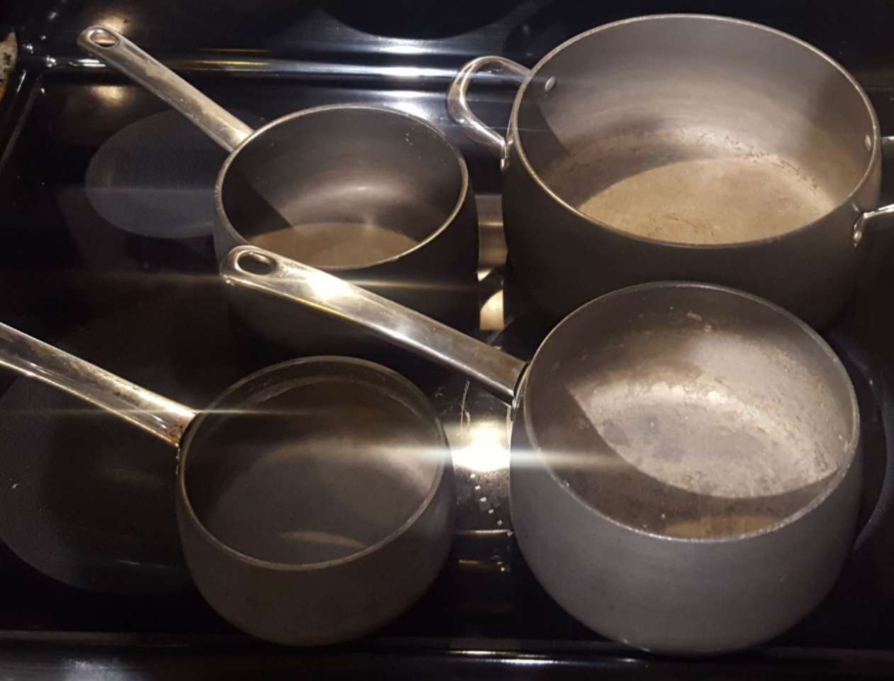 Hard Anodized Cookware set (4 pots)