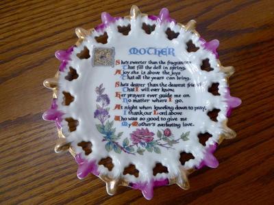 Beautiful Vintage Mothers Poem Wall Plate Decor With Lattice Design - Made In Japan