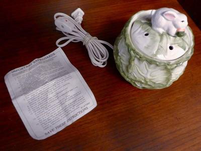 Very Sweet Vintage Decorative Easter Bunny Rabbit Lettuce Bowl Electric Potpourri Pot