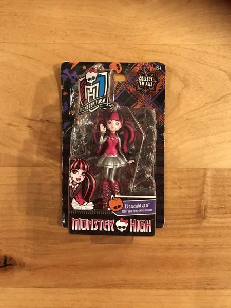 Monster High Draculaura Figure 3 1/2”