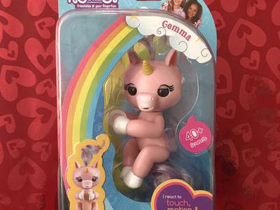 Fingerlings Baby Unicorn Gemma!