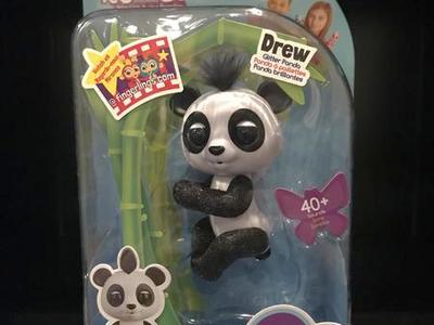 Fingerlings Drew Baby Glitter Panda!