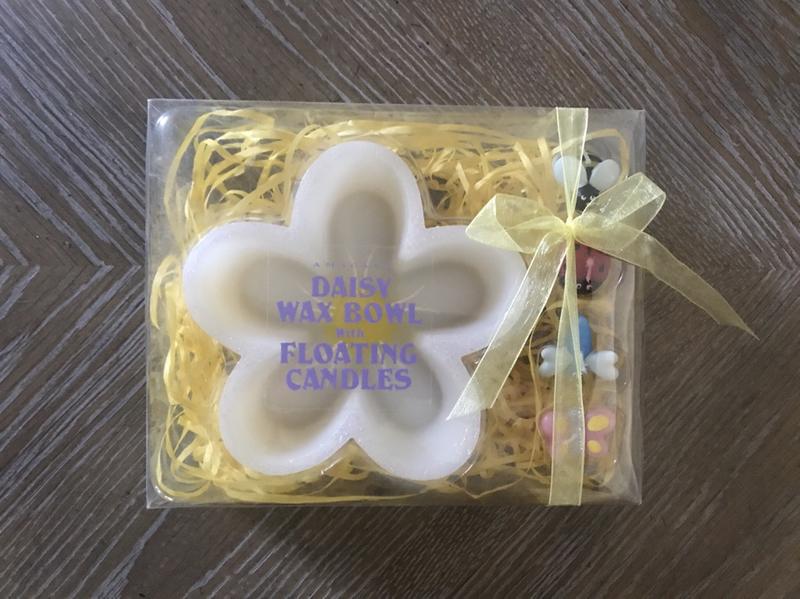 Daisy Wax Bowl With Floating Candles