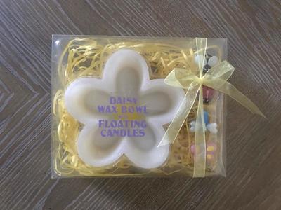 Daisy Wax Bowl With Floating Candles