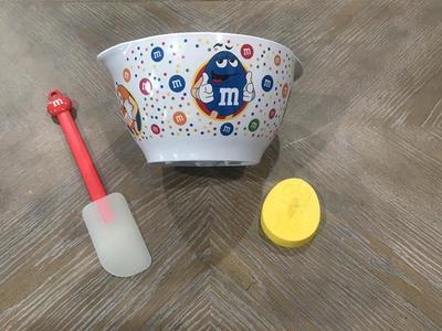 M&M Mixing Bowl, Spatula & Yellow Cookie Cutter