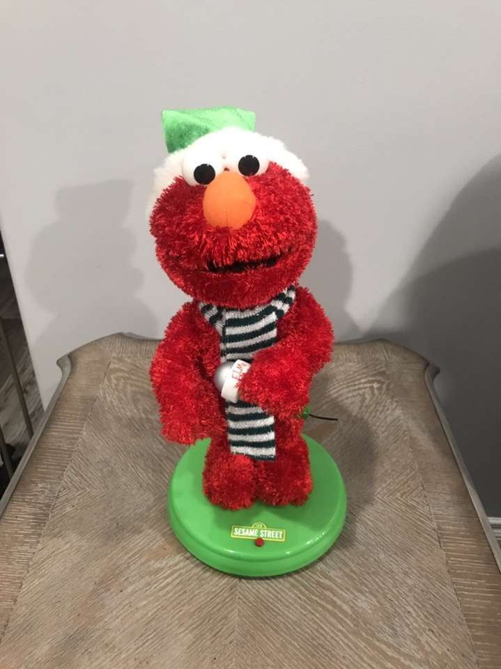 Sesame Street Singing & Dancing Elmo! From 2006!