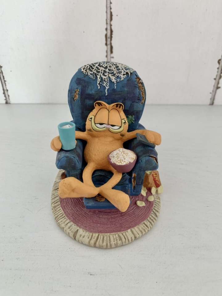 The Danbury Mint Classic Garfield! 11 Figurines