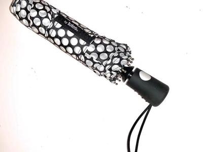 New Totes Polkadotted Umbrella W Auto Open Button
