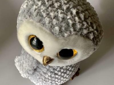 Big 17 Inch Ty Beanie Owelette Gray White & Gold