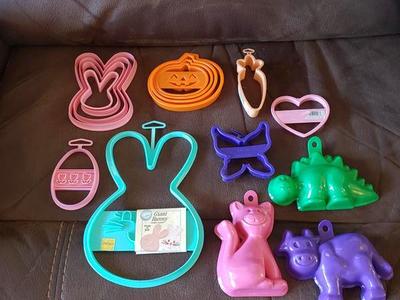 16 HOLIDAY COOKIE CUTTERS-$10 FOR ALL.