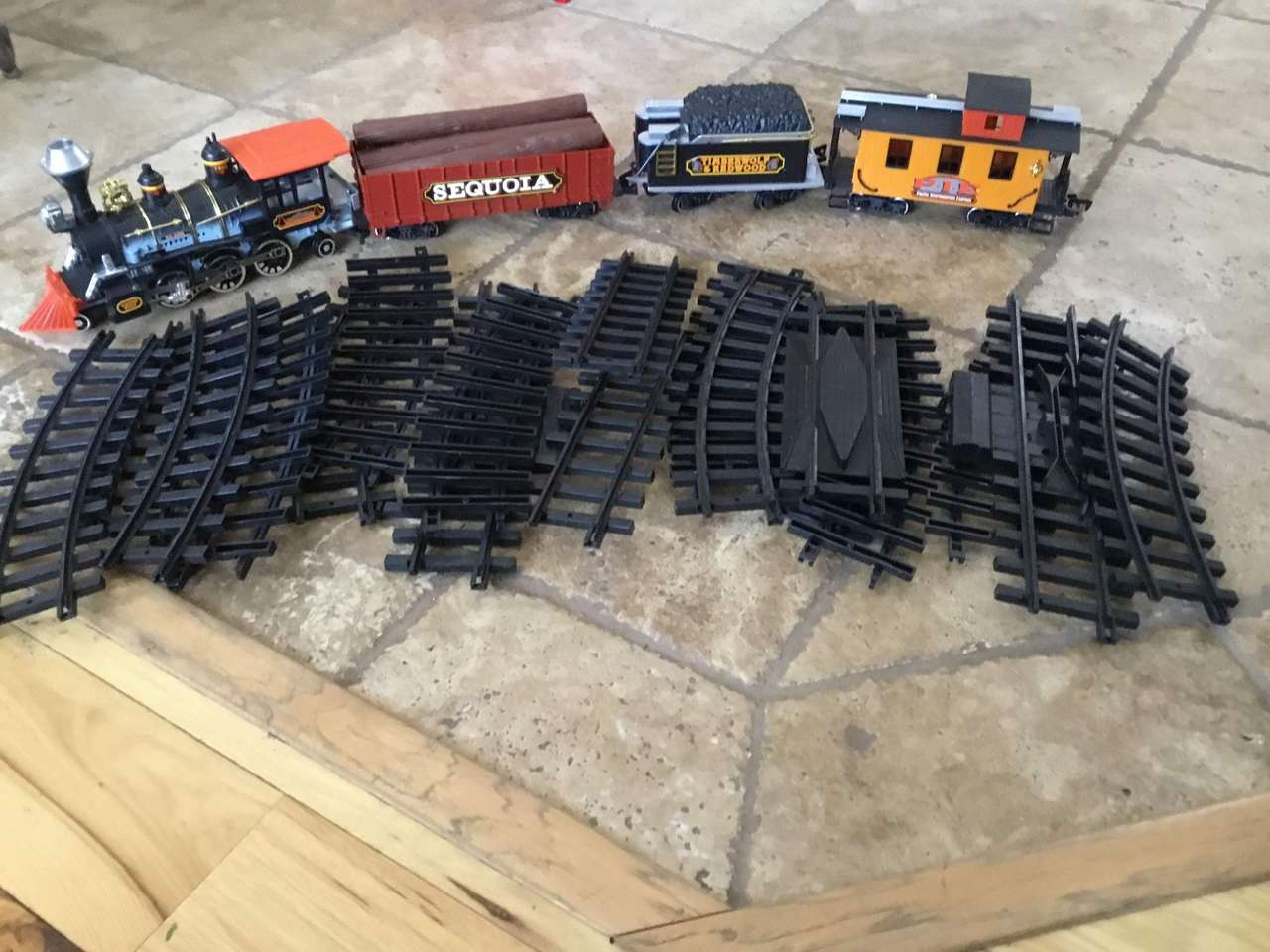 BRAND NEW BATTERY OPERATED TRAIN SET