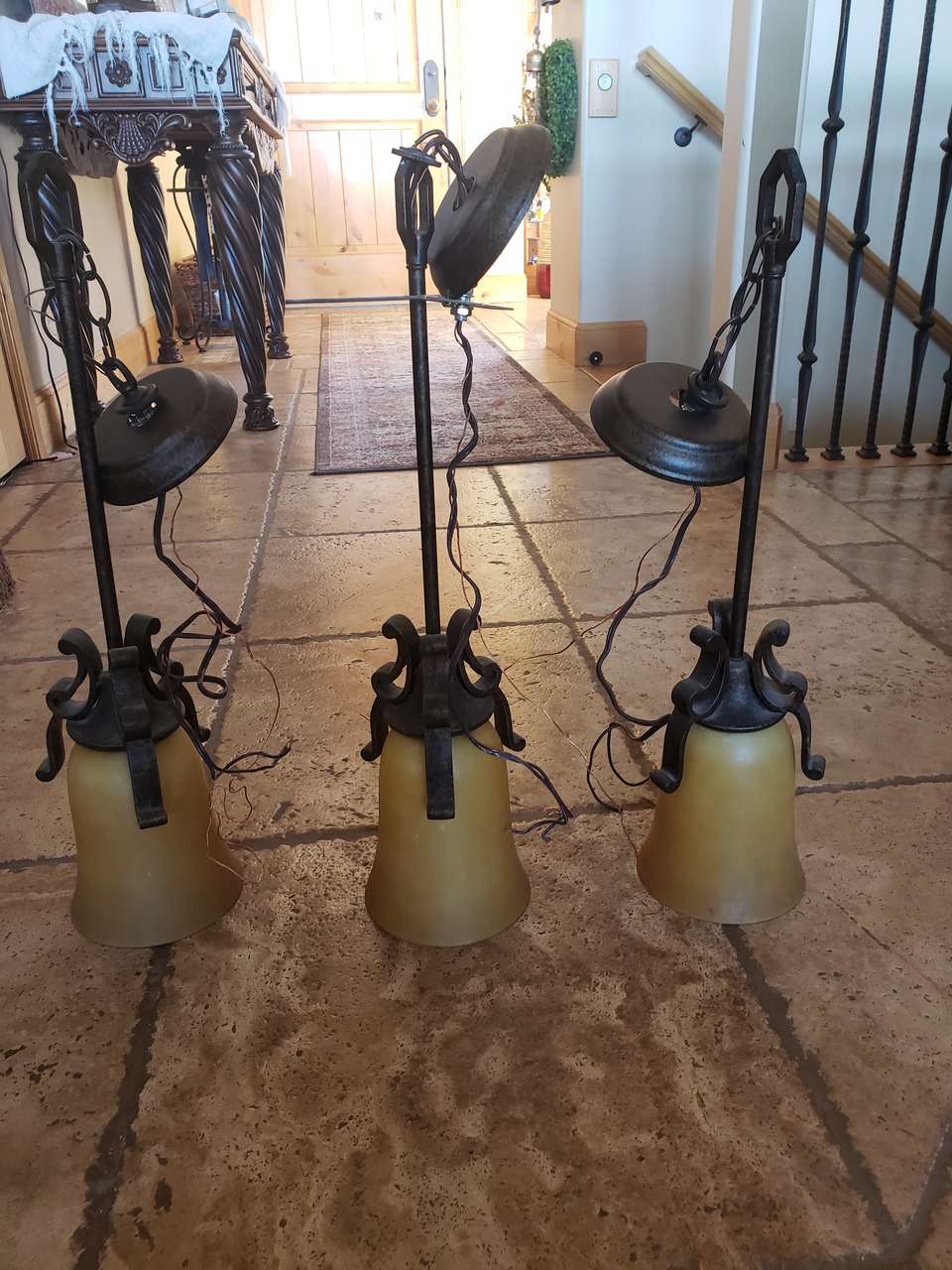BEAUTIFUL THREE PENDANT LIGHT SET 27 INCHES LONG- IN PERFECT CONDITION
