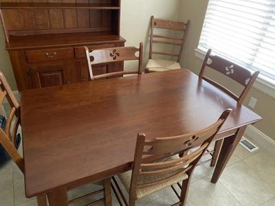 Lexington Table - 5 Chairs - Hutch