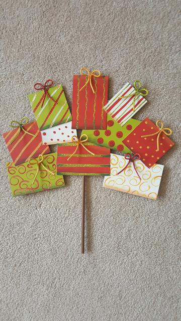 *NEW* Christmas Gifts Planter Stake