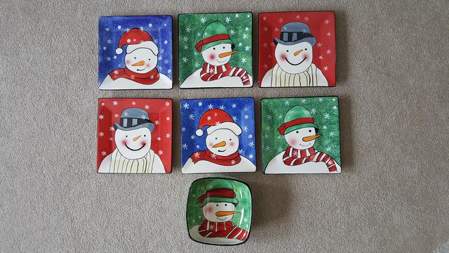 6 Ceramic Snowman Plates and 1 Bowl