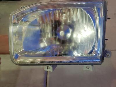 2003 Nissan Pathfinder Driver Side Headlight