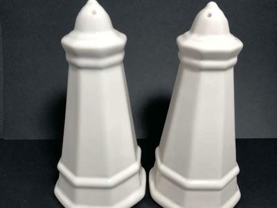 Pfaltzgraff Heritage Salt & Pepper Shakers White