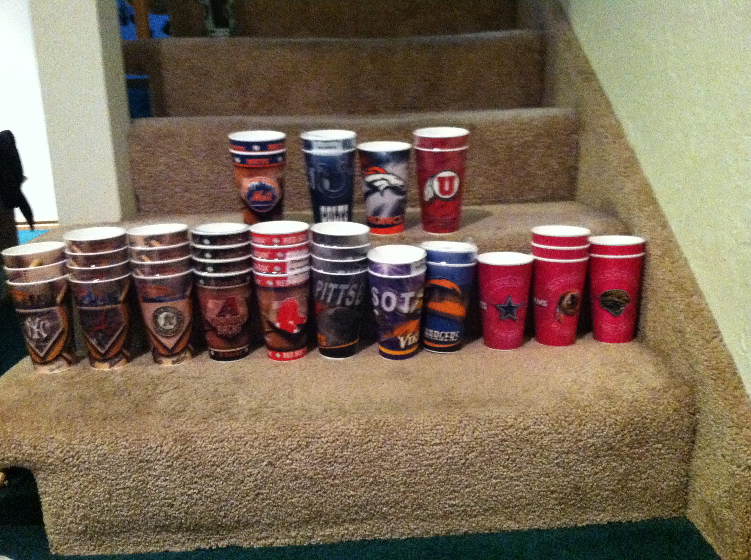 Miscellaneous plastic sports drinking cups $1.00