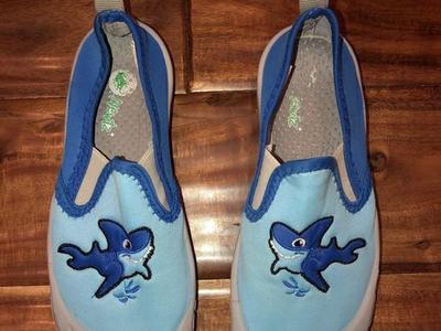 Boys Size 11/12 Shark Water Shoes