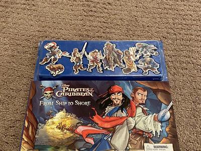 Disney Pirates of the Caribbean Magnetic Book