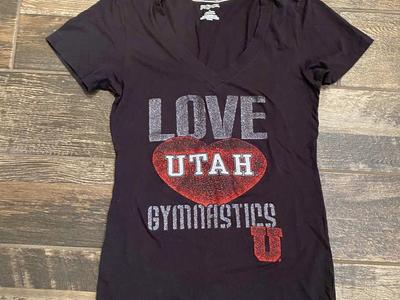 Women Size Large Utes Gymnastic Shirt