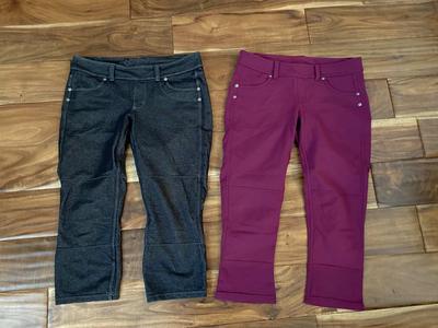 Athleta Set Of Capris Size Small