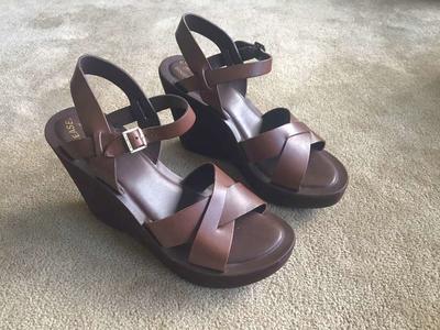 Kork-Ease Ava Brown Platform Sandals, size 11