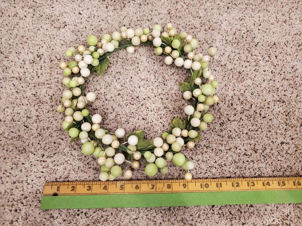 Small Cute Green and White Decorative Wreath