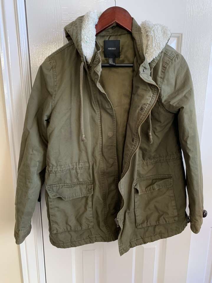 Forever 21 Army Green Coat Size Medium