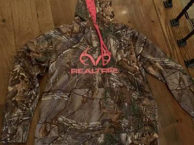 Kids XL Real Tree Camouflage Sweatshirt