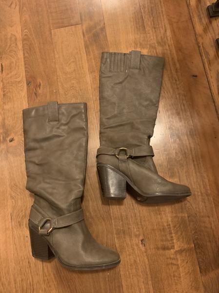 Gray Boots Size 8 1/2