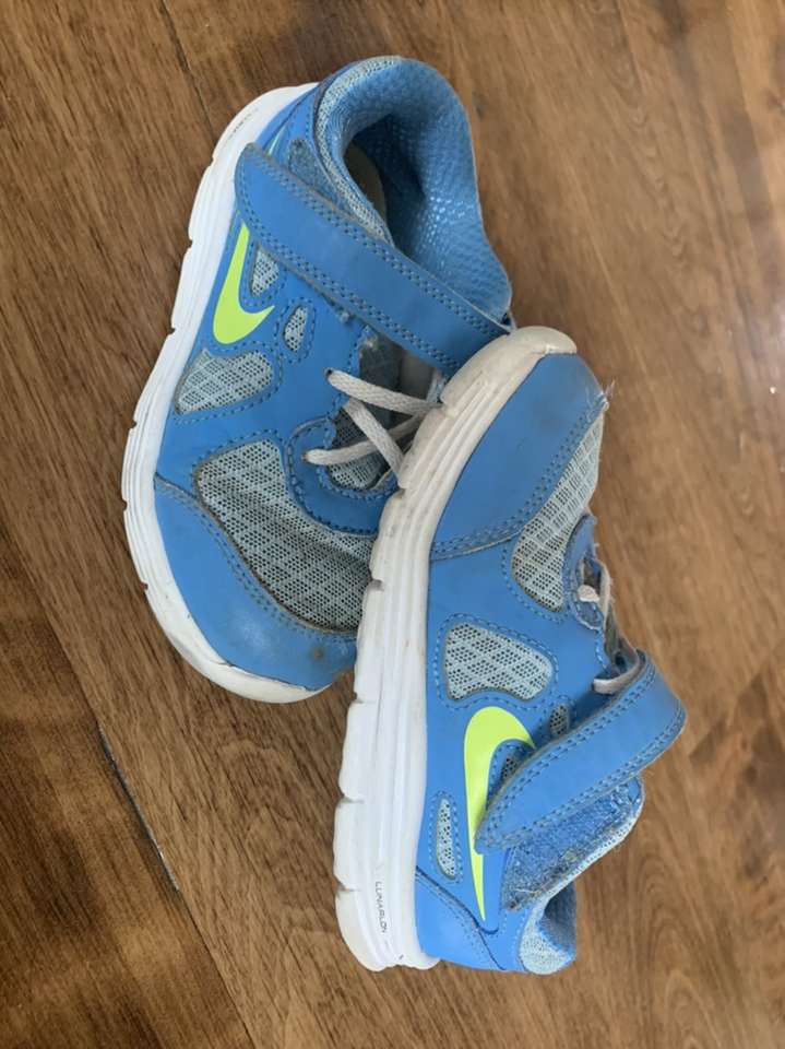 Kids Nike Shoes Size 9