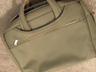Men’s Garment Bag Zippers/Shoulder Strap