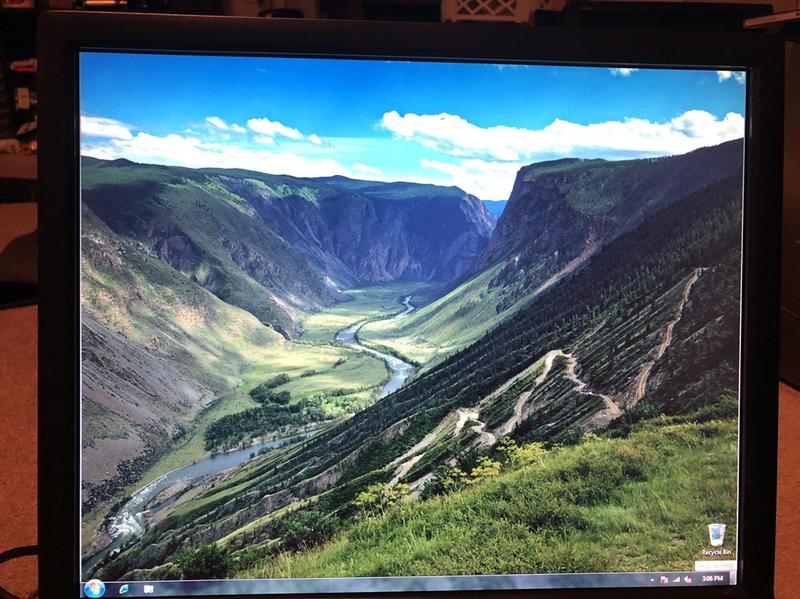 DELL E172FP LCD 1280x1024 17” LCD 400:1/25 ms