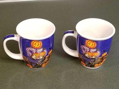 2 Halloween mugs. Cute!
