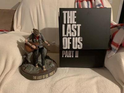 The Last Of Us Part 2 Ellie Statue (Guitar)
