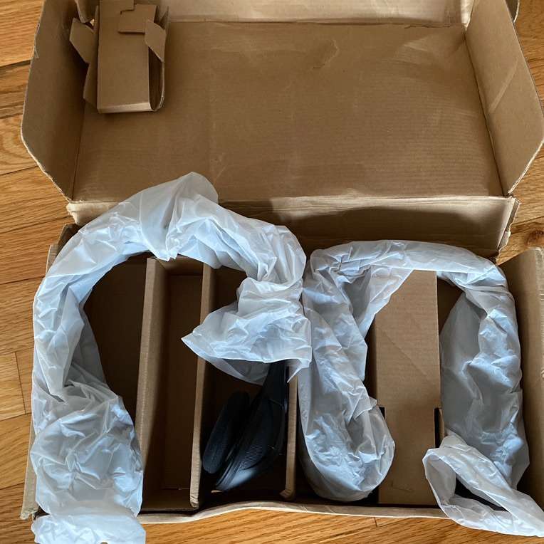 Brand New Wireless Headsets For Saturn or GM Vehicles