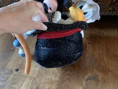 Disney Happy 2000 Hat Of Beanies