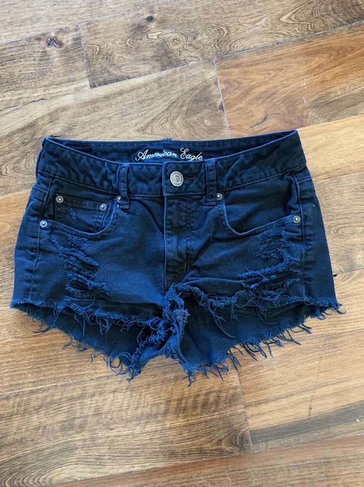 American Eagle Short Shorts Size 4