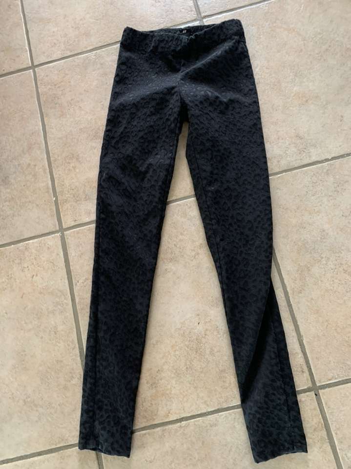 H & M Leopard Type Print Leggings Size 2