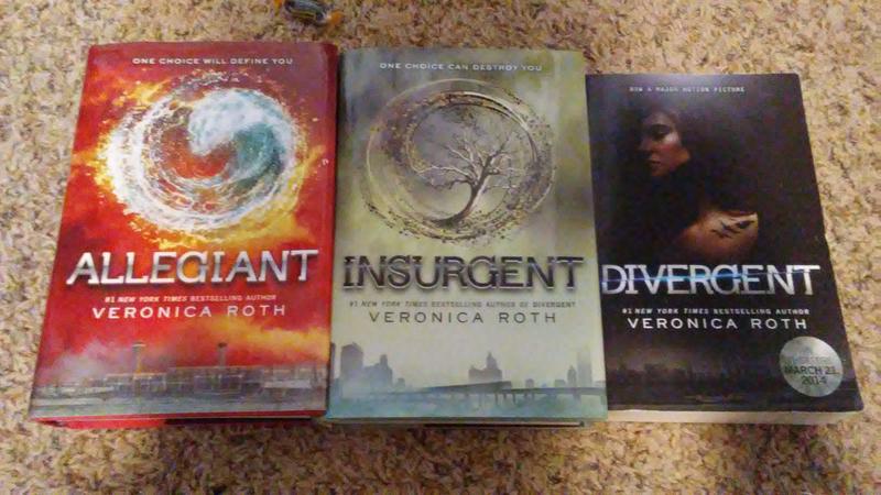 4 hardcover Divergent series book, Veronica Roth