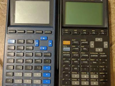 TI 82 81 graphing Calculator works great