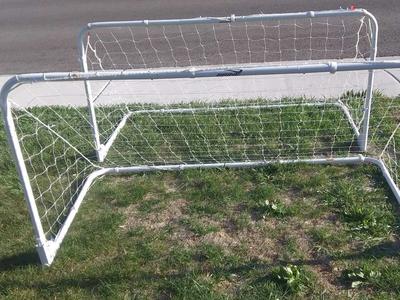 2 mini soccer goals