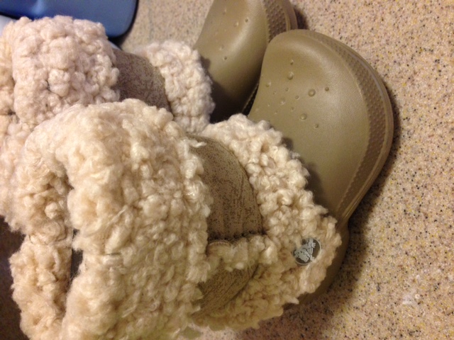 Brand new! Crocs snow boots kids size 6/7