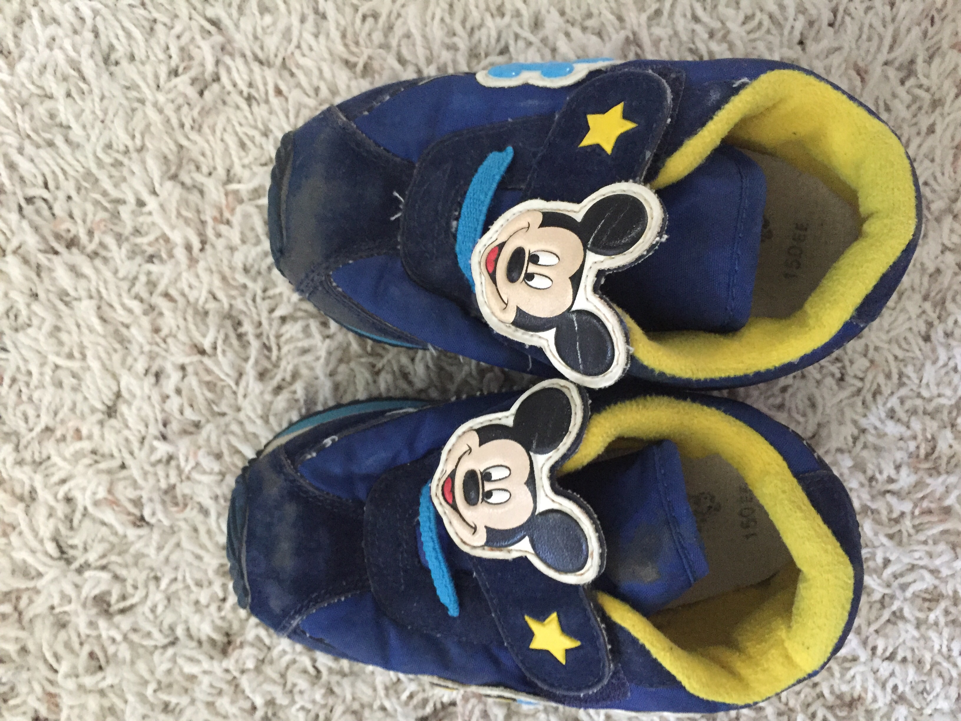 Boys Mickey Mouse shoes size 15.0 cm