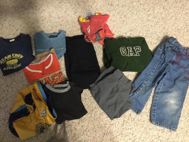 Boys cloth lot size 4T GAP,
