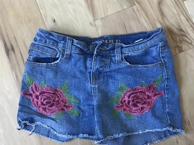 V GOLG shorts size 12